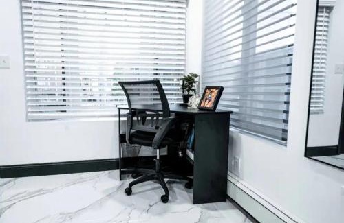 Canarsie House | Modern Brooklyn Stay with Free Parking & On-Site Laundry