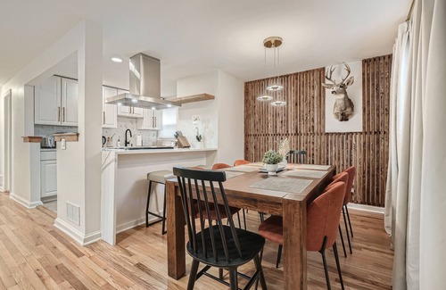 Garden Hills House | Modern Buckhead Duplex 2Br 2Ba - Walk Everywhere! Pet-Friendly