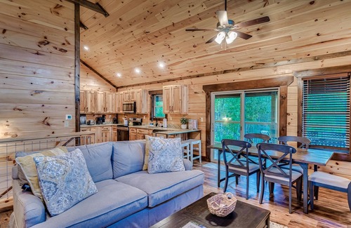 Chalet Village North Cabin | Modern Cabin Near Gatlinburg & Pigeon Forge!