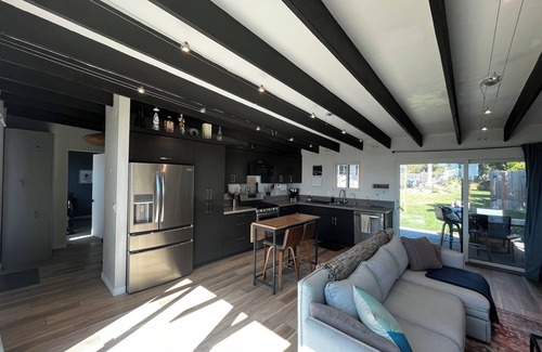Encinitas House | Modern Casita 1/2 Mile from Beach & Downtown Encinitas!