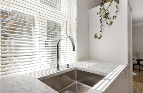 Kesklinn Apartment | Modern central flat in a green courtyard