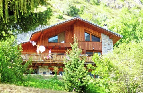 Champagny-en-Vanoise Apartment | Modern Chalet in Champagny-en-Vanoise near Ski Area