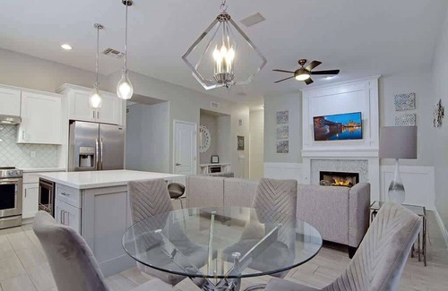 Ocotillo House | Modern Chandler Home – Heated Pool, Golf, Fire Pit