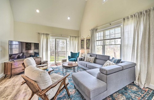 Athens House | Modern-Chic Athens Home - Fish, Ski and Swim!