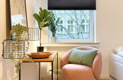 Ostviertel Apartment | Modern city apartment for 5 guests with balcony & self-check-in