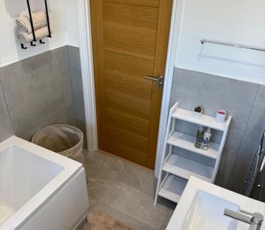 Hatfield Apartment | Modern City Flat, Walk to Hatfield House, Trains and University