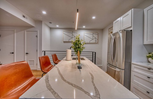 Brightwood Park Apartment | Modern & Colorful ~ 5 STAR Location