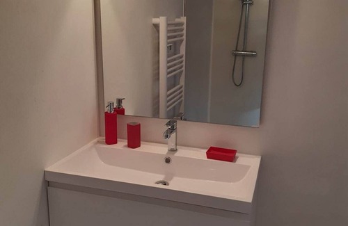 Sclayn Apartment | Modern Comfort ★ AC, Pellet Stove & Parking ★ 3 Min from Highway