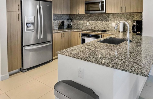 Doral Condo | Modern Comfort: Doral 2BR Haven