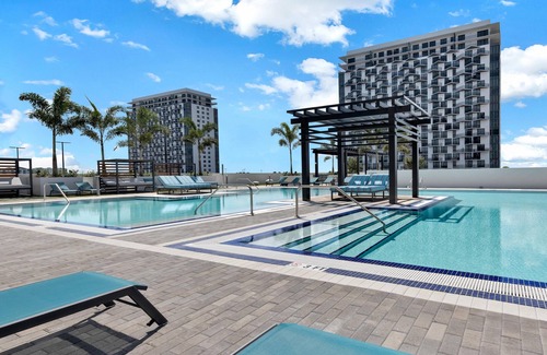 Doral Condo | Modern Comfort: Doral 2BR Haven