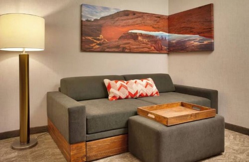 Moab Hotel | Modern Comfort in Moab, Steps from Trails and Short Drive to Arches & Canyonland