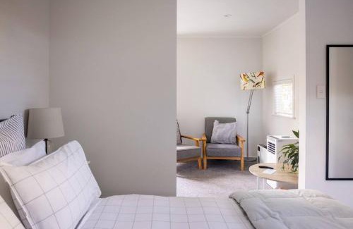 Anderson Park House | Modern, Comfortable Guest House