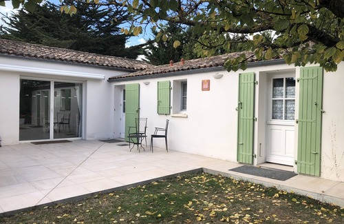 Ile-d'Aix House | Modern, comfortable, typical Île d'Aix villa with large garden