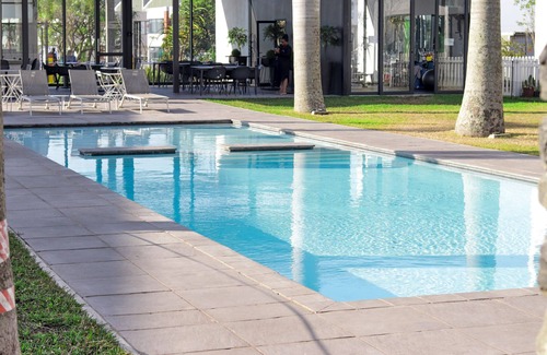 Ballito Apartment | Modern Comfy Apartment situated in the lushy town of Ballito