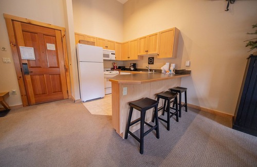 River Run Condo | Modern Condo, Full Kitchen, River Run Village