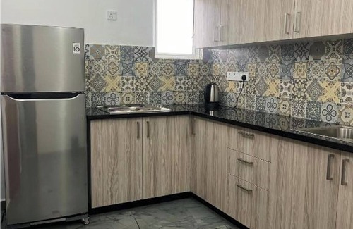 Wellawatte Condo | Modern condo in the heart of Colombo city, minutes away from Wellawatte Beach