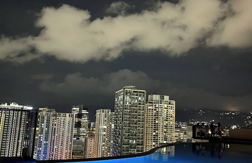 Cebu Apartment | Modern Condo w/Stunning Views, AC and WiFi in enchanting Cebu City