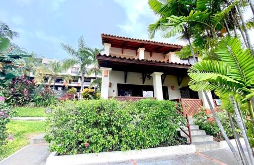 Liberia House | Modern Condo With A Rooftop Patio