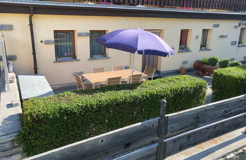 Graechen Apartment | modern construction 3.5 room apartment with 5 beds