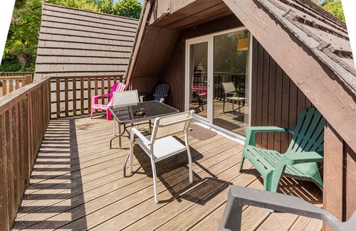 Saint Ann's Chapel Ski Chalet | Modern cornwall countryside lodge with pool access