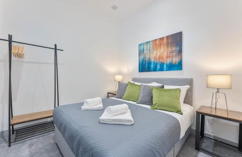 Brierley Hill Apartment | Modern & Cosy 1 Bedroom Apartment, Dudley