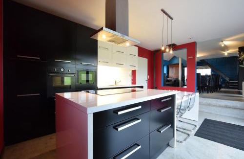 Vaux-sur-Sure House | Modern Cottage in Vaux-sur-Sûre with Sauna