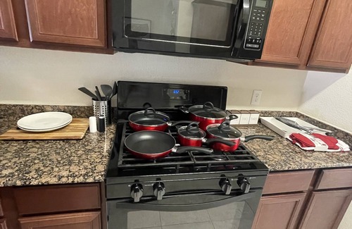 Forney House | Modern Cozy 3BR Home in Forney