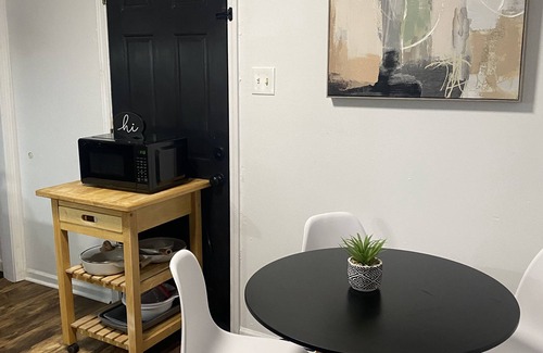 Scotlandville House | Modern Cozy Charming 2-bedroom Home with WiFi and AC in enchanting Baton Rouge