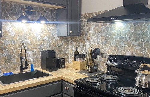 Scotlandville House | Modern Cozy Charming 2-bedroom Home with WiFi and AC in enchanting Baton Rouge