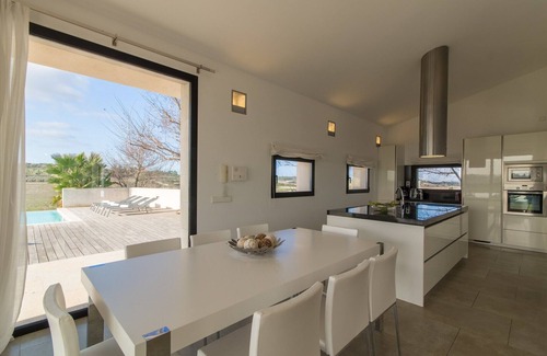 Muro Villa | Modern Dalt Son Morro Villa with Hot Tub