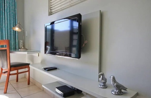 Helderberg Rural Apartment | Modern Designer Studio Apartment