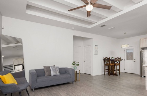 Pharr Apartment | Modern Duplex with Fully Upgraded Amenities