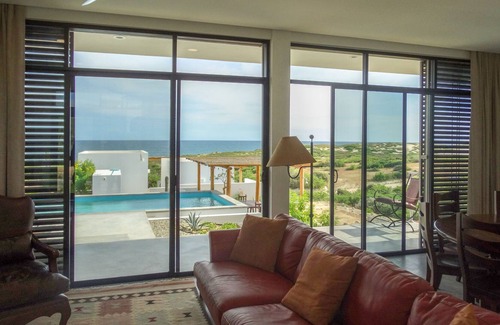 La Fortuna Villa | Modern Eco-Friendly Villa, 2-Minute Walk to Beach, Cleaning/Cooking