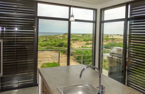 La Fortuna Villa | Modern Eco-Friendly Villa, 2-Minute Walk to Beach, Cleaning/Cooking