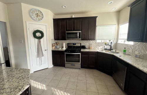 Katy House | Modern Escape, with a pet and family friendly home that feels like a home.