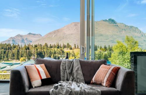 Queenstown Apartment | Modern Executive Living in Pounamu