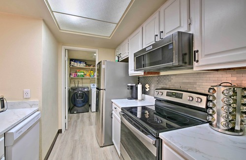 Renton Condo | Modern Family Condo ~ 12 Mi to Downtown Seattle!
