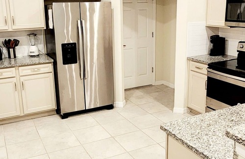 Meadow Woods House | Modern Family Townhouse
