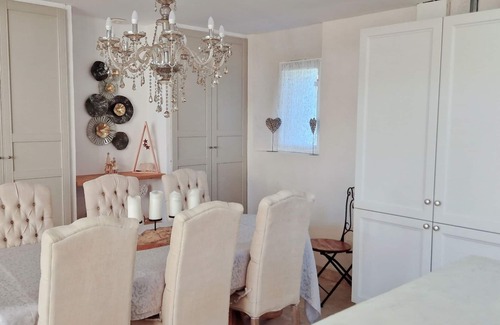 Uzes Villa | Modern farmhouse in Uzés, heated swimming pool, sauna jacuzzi and gym