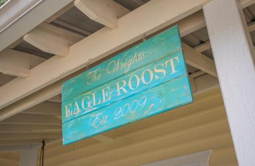 Waverly Ski Chalet | Modern Farmhouse Style Chalet with amazing Kentucky Lake views - Dock, Hottub and Firepit!