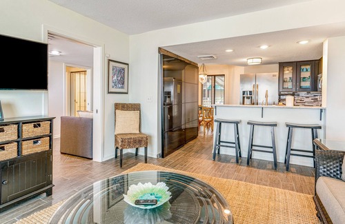Isle of Palms Villa | Modern first-floor villa w/unbeatable, expansive ocean views & shared pool!