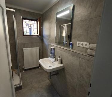 Hoetting Apartment | Modern Flat in Quaint Residence with Idyllic Garden