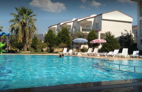 Akbuk Apartment | Modern Flat with Shared Pool and Sauna in Didim