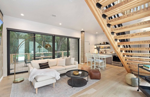 MLK House | Modern Forest Retreat - 2.5 miles from downtown Austin