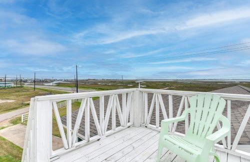 Surfside Beach House | Modern Freeport Home with Views Walk to Beach!