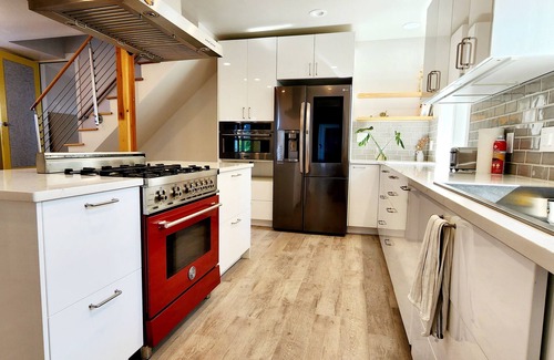 Crown Hill House | Modern Fully Remodeled, Relaxing Garden w/Outdoor Sauna, 3BR in Ballard