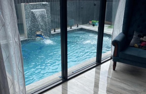 Riverstone House | Modern Furnished house with swimming pool