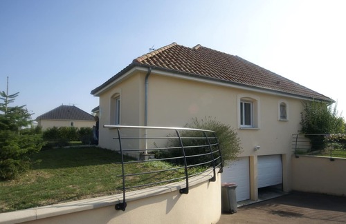 Lavau House | Modern furnishings, quiet and comfortable house 10 minutes from Troyes