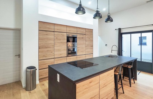 Puimisson House | Modern, high quality vacation home with private outdoor pool and jacuzzi.