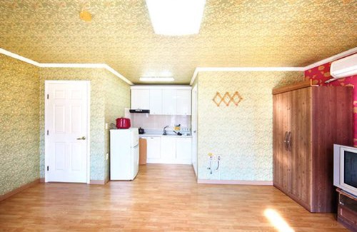 Irun-myeon House | Modern Hill Pension